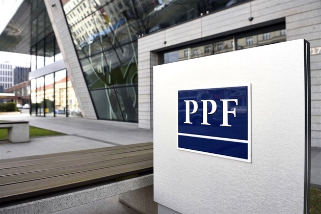 Zisk PPF klesl o polovinu. Skupina prodala část aktiv mimo Česko