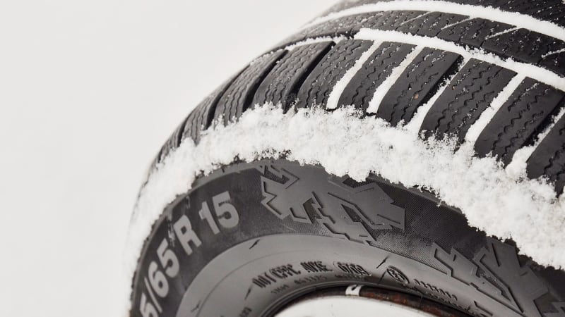 Třetina zimních pneumatik v testu propadla. Nebezpečné jsou zejména v mokru