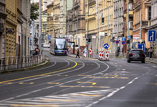 Hrozí kolaps dopravy, varuje Praha 5 a odmítá uzavírku části Plzeňské ulice