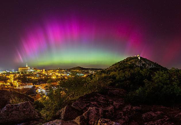 Polární záři bude možné vidět i z Česka. Kde budete mít největší šanci?