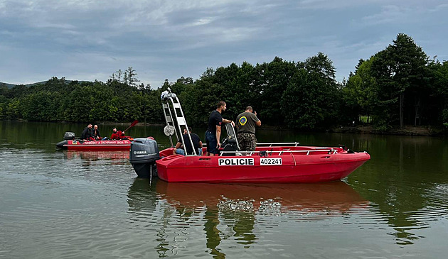 Seniora pohřešovali dva roky, jeho tělo i s vozíkem našli v nádrži až s lepší výbavou