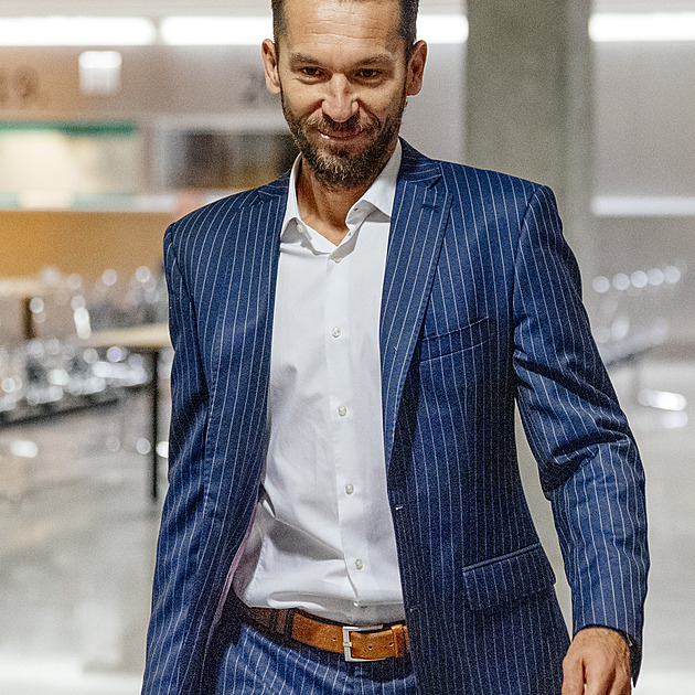 V kauze Dozimetr vystoupí Jančovič, který po Redlovi „házel batohem“