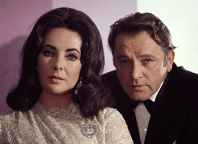 Pověst zkaženého génia z velšské žumpy mám rád, říkal Richard Burton. Řešil ho i Vatikán