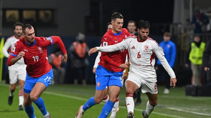 Souček nebude příště kapitán. Hráči nedostanou prémie, výbor rozčílilo chování k fanouškům