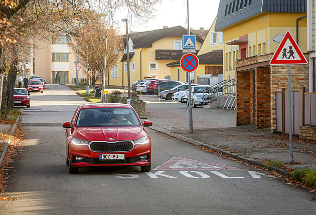 Zóna 30 i úpravy parkování. Budějovickou čtvrť Mladé čekají velké dopravní změny