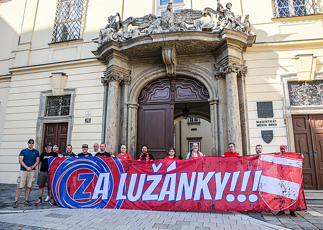 Fanoušci chtějí stadion za Lužánkami protlačit politicky. Chystají se do voleb