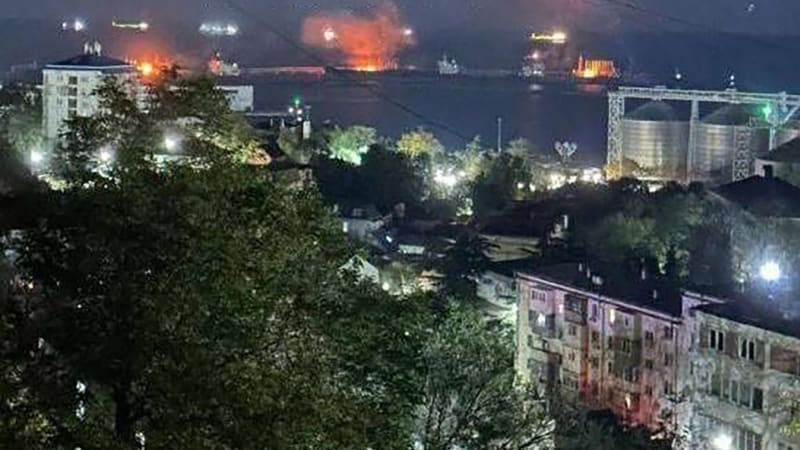 Ukrajinci hlásí zásah těžební plošiny v Kaspickém moři. Rusko přiznalo rozsáhlý útok