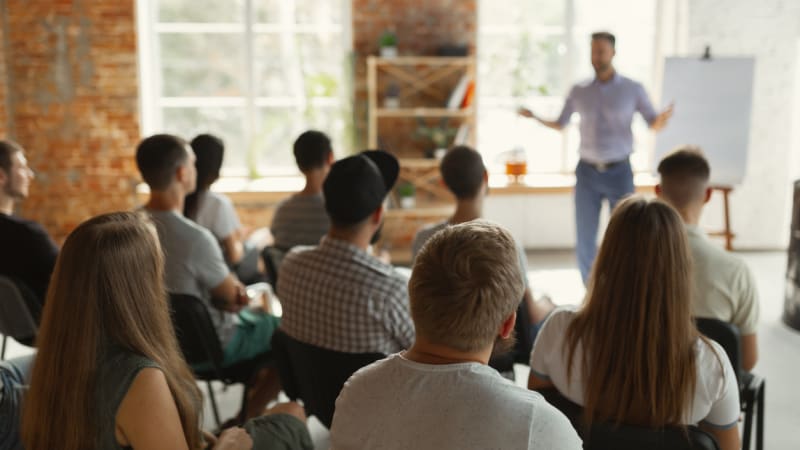 Proč dnes už nestačí teorie? Manažerské programy míří na změnu myšlení lídrů