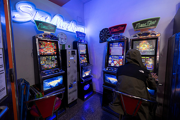 Církvi navzdory. Rozmach sázení plní italskou pokladnu, ale rozbíjí společnost