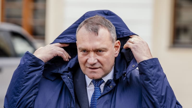 Paradox Fialova třaskavého výroku o Vrběticích. Člen SPD vrazil Babišovi a ANO kudlu do zad