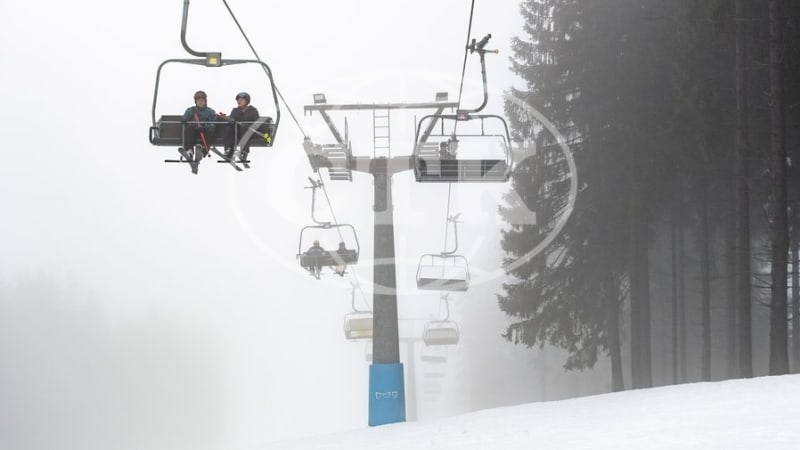 Chlapec se v okolí Velké Fatry zřítil z lanovky. Padal po překonání zábrany několik metrů