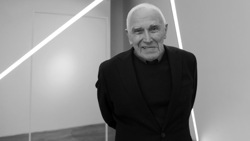 Zemřel sochař Václav Cigler. Podle jeho návrhů vznikly interiéry stanic pražského metra