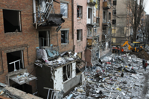 Rusové hlásí dobytí obce na Donbasu. Cílený teror, míní o útocích Zelenskyj