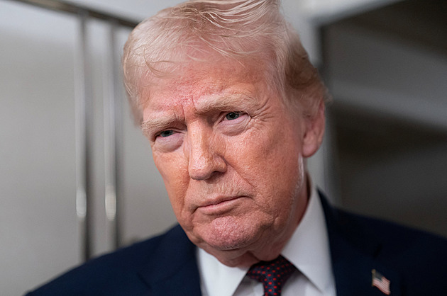 Írán navrhuje jednání. Možná zasáhneme ještě před ním, prohlásil Trump