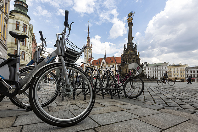 Olomouc stojí před otázkou zda a jak podpoří sdílená kola. Jinak zmizí z ulic