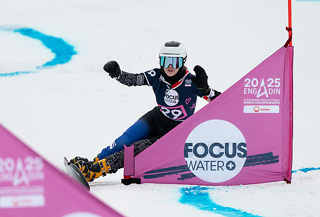 Snowboardistce Maděrové se v Bansku nedařilo, po pádu skončila už v osmifinále