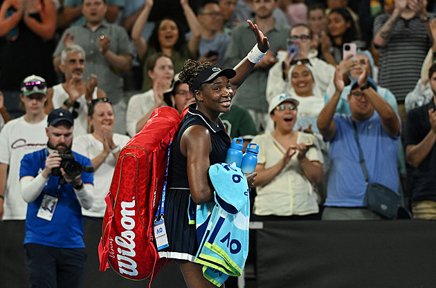 Vondroušová nenastoupila, 45letá Venus W. málem vyhrála. Jedničky jdou dál