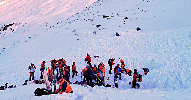 V rakouských Alpách vyprostili těla tří Čechů zabitých lavinou