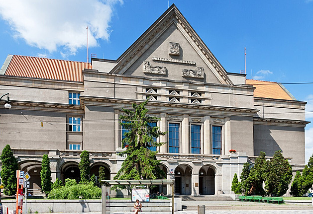 Donášel na Tigrida StB. Nyní musí proděkan na právnické fakultě skončit