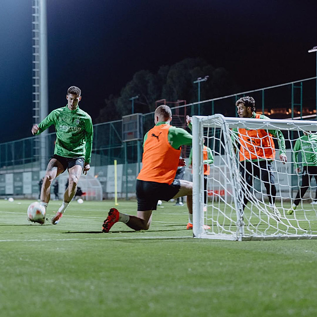 Fotbalové přestupy ONLINE: Čvančara má nakročeno do Celticu Glasgow