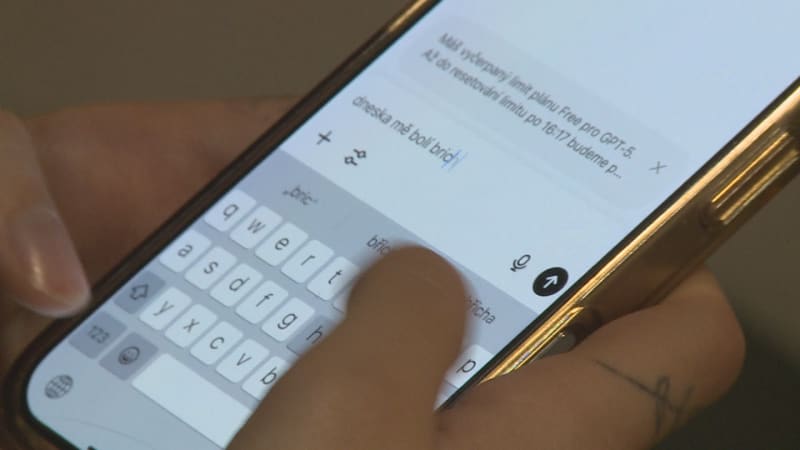 Chatbot lékařem? Novinka jde uživatelům naproti. Halucinuje a vymýšlí si, varují experti