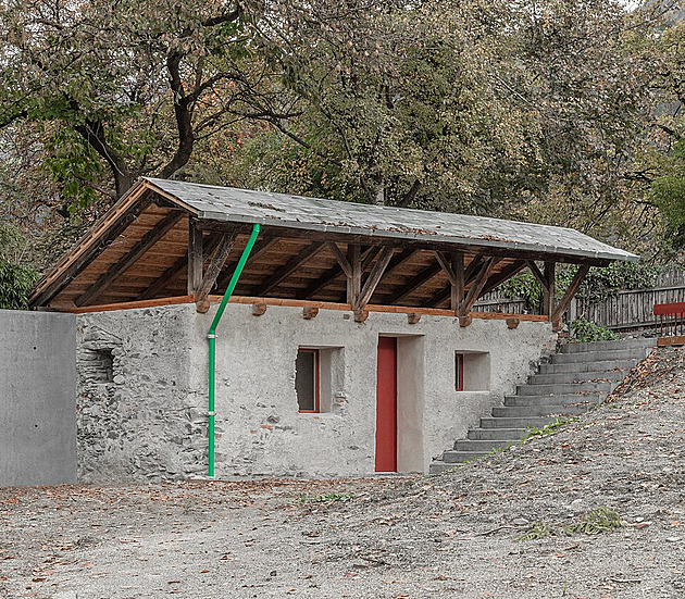 Bydlení v bývalém kurníku na ploše 23 metrů. Místo slepic tu spí hosté