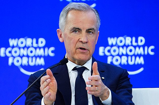 Malé země, spojte se, apeloval kanadský premiér v Davosu. Připomněl Havlovu esej