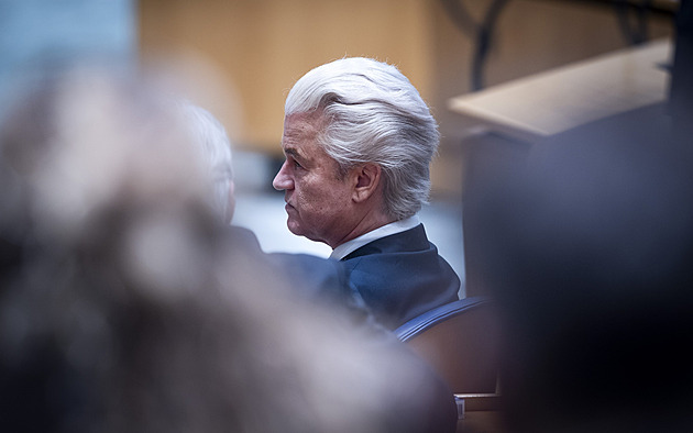 Rána pro Wilderse. Stranu opustila čtvrtina poslanců, vadilo jim jeho chování