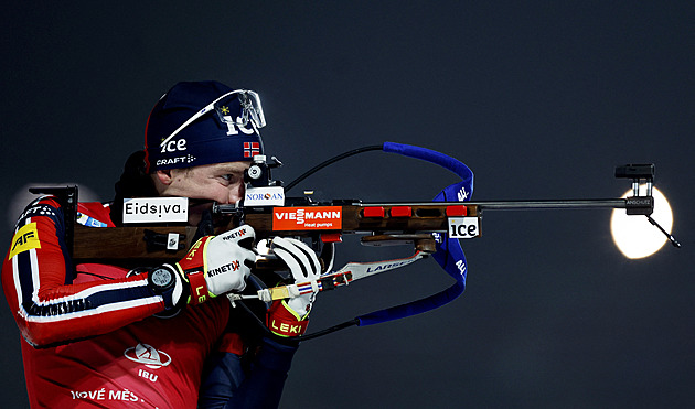 Biatlon ONLINE: Vytrvalostní závod mužů v Novém Městě, Krčmář zahájil čistě