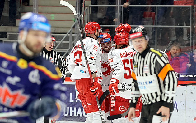 ONLINE: Lídr snižuje s Plzní, Kometa srovnává. Litvínov padl, Třinec slaví