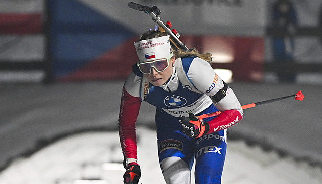 Biatlon ONLINE: Voborníkovou brzdí chyba na stojce, Plecháčová ve třetí desítce