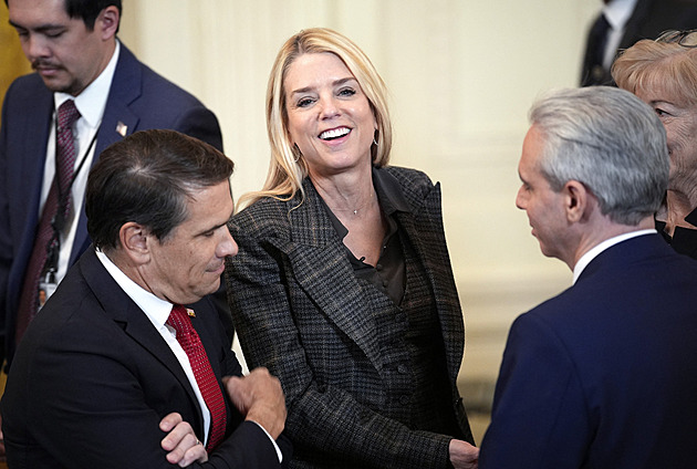 Zbraně pro každého, posílání poštou? Trumpova vláda chce rozvolnit regulace