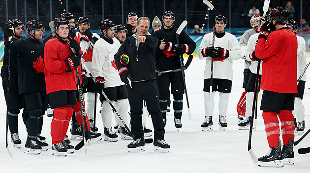Kanadské hvězdy zbrojí na Čechy, rabiát v elitní lajně. Chceme rovnováhu, hlásil kouč