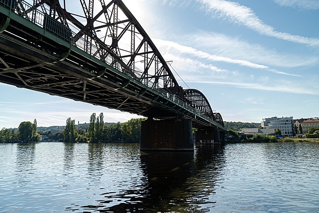 Správa železnic ukázala, jak by mohl vypadat provizorní most na Výtoni
