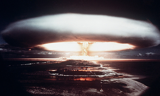 Polsko chce také atomovky. Nervózní Evropa volá po francouzském deštníku