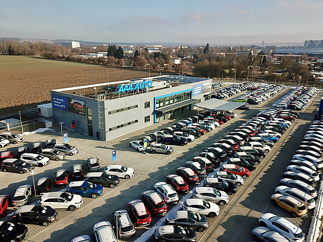 ČR je šrotiště Evropy, ať je stáčení tachometrů trestné, říká šéfka AAA Auto