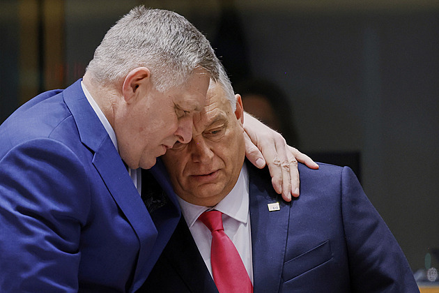 Orbánovi děkoval, vítězi blahopřál. Jsem připraven na spolupráci, sdělil Fico