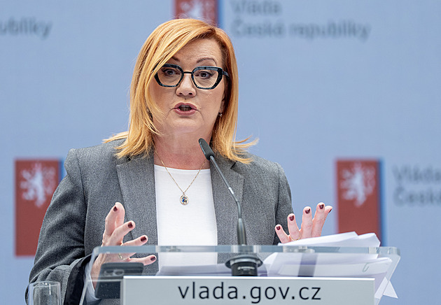 Vy nás chcete kritizovat za rozpočtovou odpovědnost? diví se Schillerová