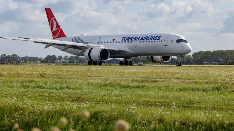 Hrůza na palubě letadla: Při přistání v Nepálu vzplanula Airbusu pneumatika