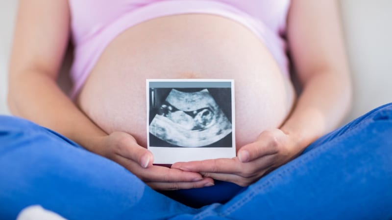 Výzkum potvrdil babskou pověru. Pohlaví dítěte poznáte před narozením podle jednoho příznaku