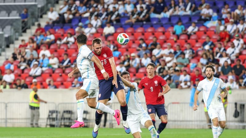Čeští fotbalisté trénují i ve vyhřáté místnosti. Teplo mám rád, říká Hranáč