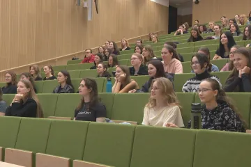 Vysoké školy otevírají nové obory. Míst na kolejích je stále nedostatek