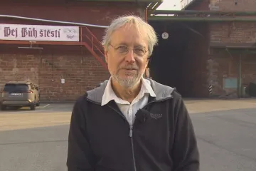 „Šlo o takovou poťouchlost,“ říká autor narozeninového přání Havlovi v Rudém právu