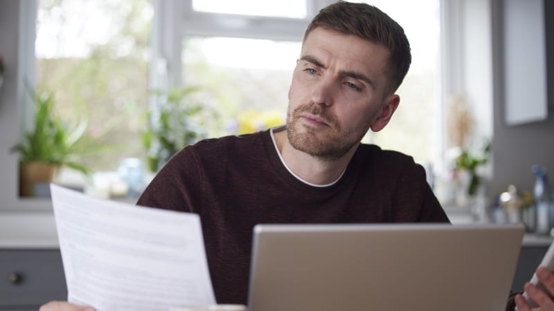 Topná sezona je tu, Češi akutně řeší změnu dodavatele energií. Experti radí, kolik lze ušetřit