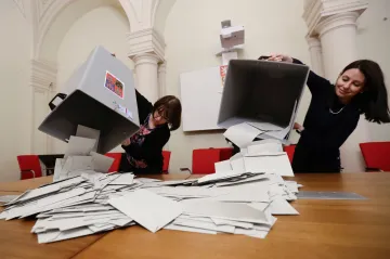 V obecních volbách je sečtena většina hlasů