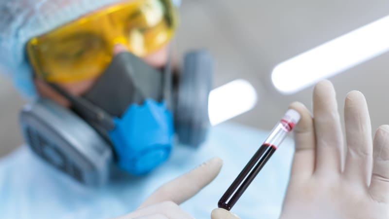 V Evropě útočí známý virus: Šíří se i tam, kde nikdy předtím. Počet mrtvých roste