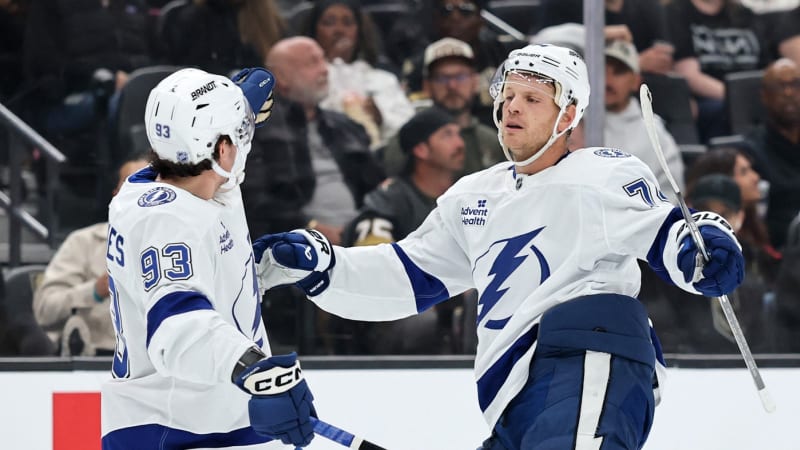 Další blamáž pro Hertlovo Vegas s Tampou, stejně jako loni. Potopil je i gólman