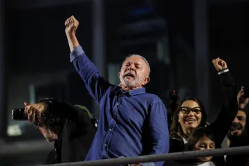 Lula byl počtvrté zvolen brazilským prezidentem. Bolsonaro odmítá uznat porážku